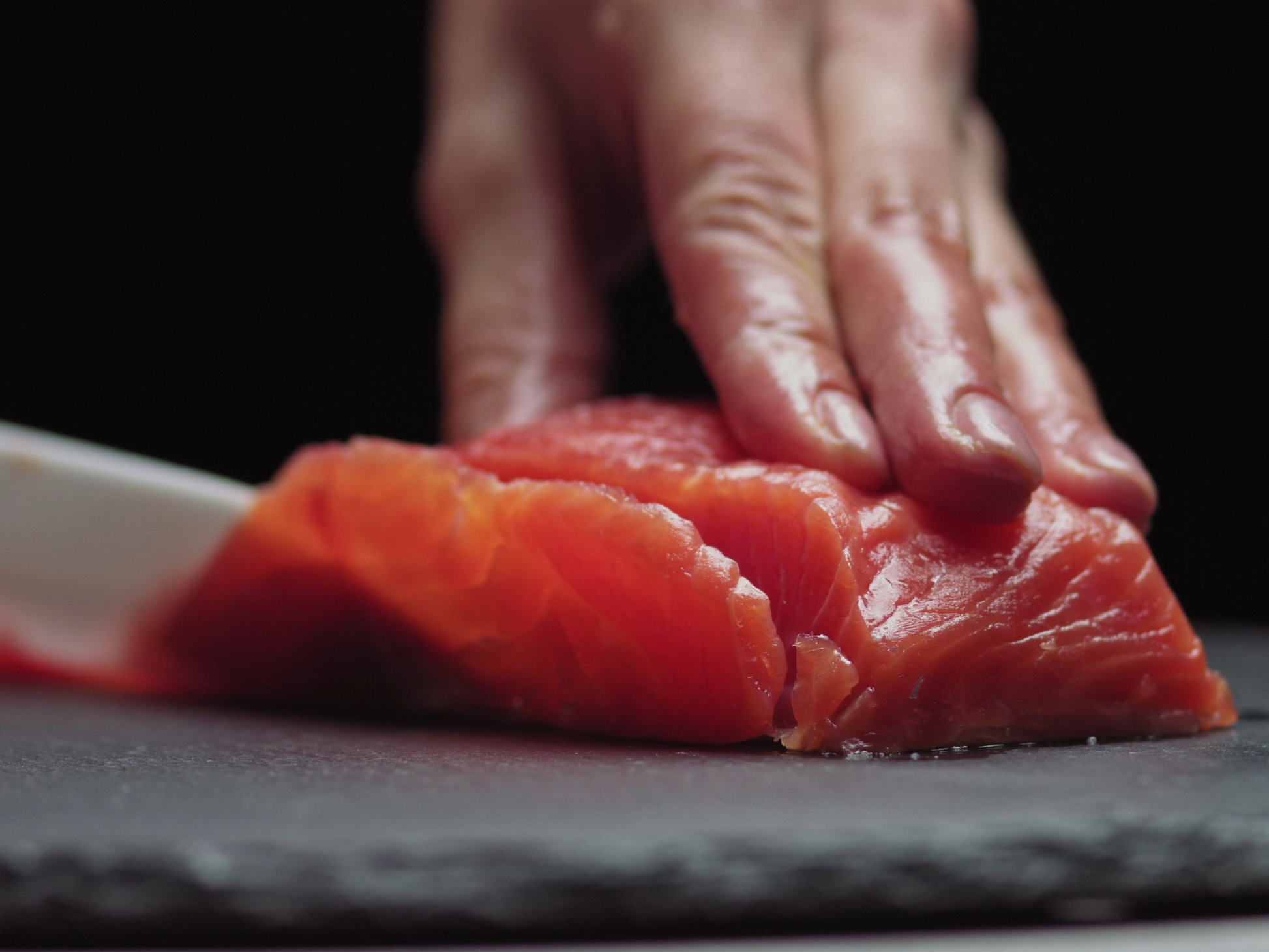 DishTheFish Growing Child bag convenient fresh catch seafood of the day online delivery wild caught sustainable organic fresh fish seafood delivery natural organic chemical antibiotic hormone free farmed harvested black cod chilean seabass codfish wild salmon snapper grouper