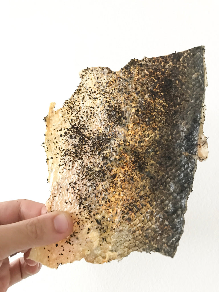 BAKED SALMON SKIN WITH TEA LEAVES