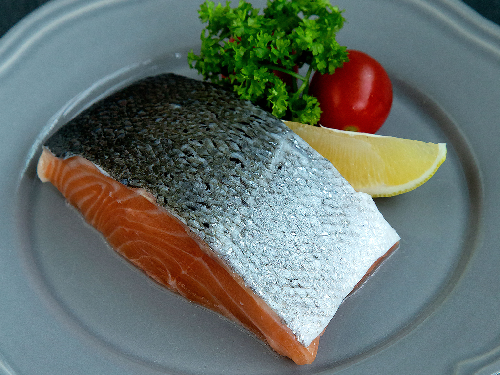 Salmon Fillet (about 250-300g) - Dishthefish